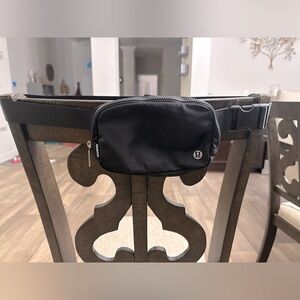 Lululemon Everywhere Women's Belt Bag - Black